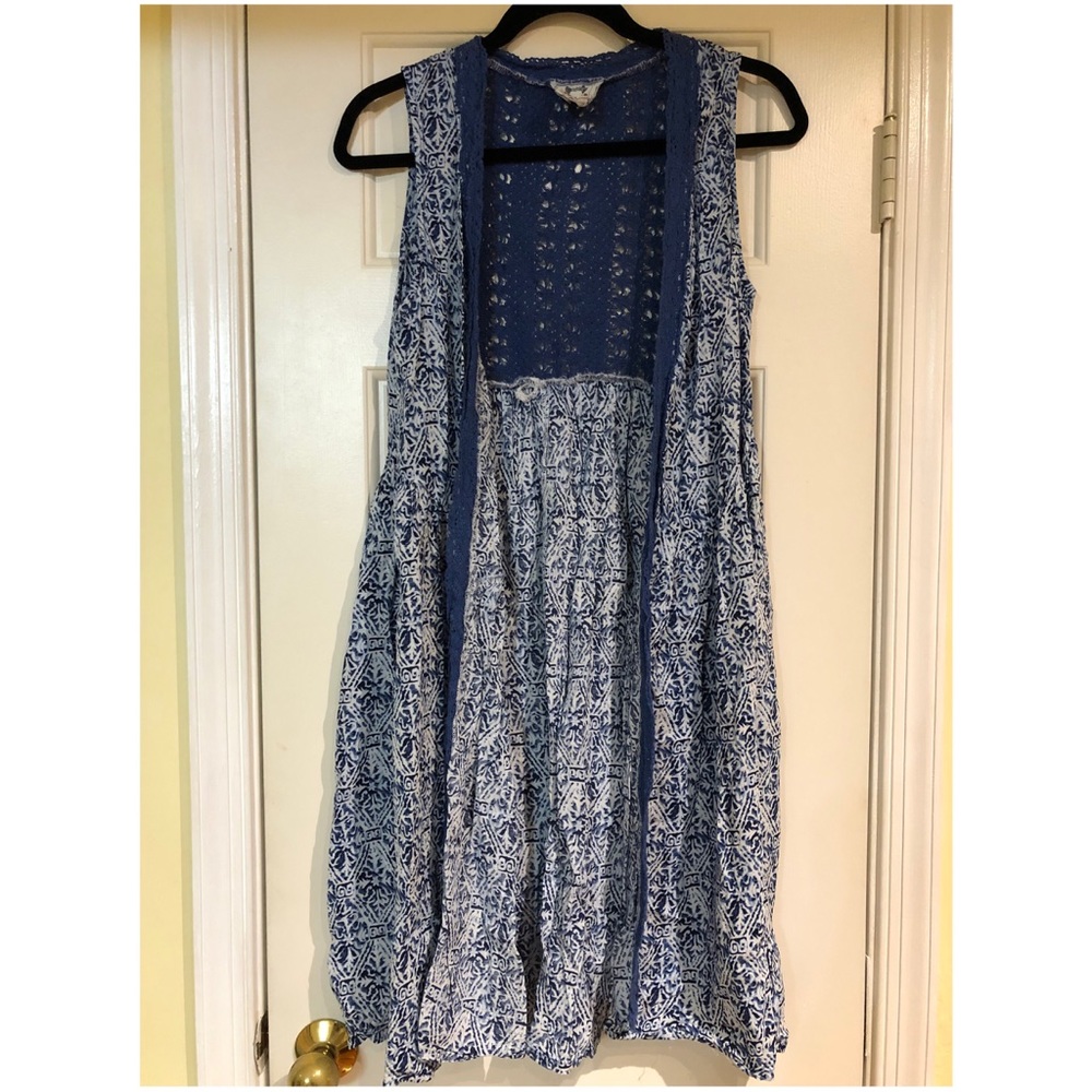Sleeveless cardigan
